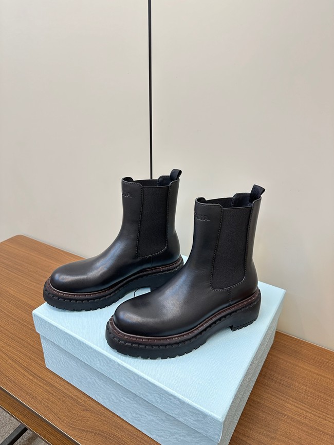 Prada Leather Chelsea boots 11287-1