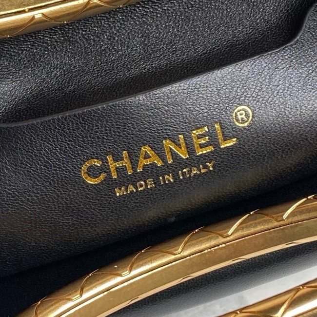 CHANEL CLUTCH Lambskin & Gold-Tone Metal AS5038 black