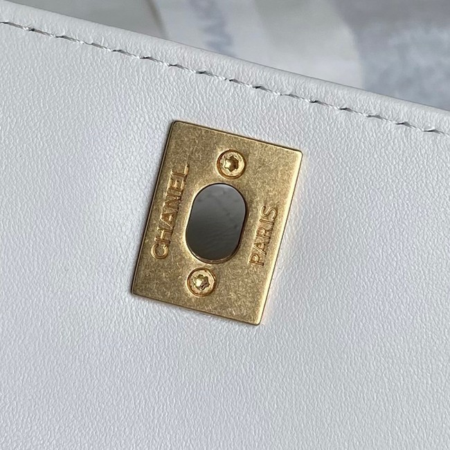 CHANEL CLUTCH Lambskin & Gold-Tone Metal AS5038 white