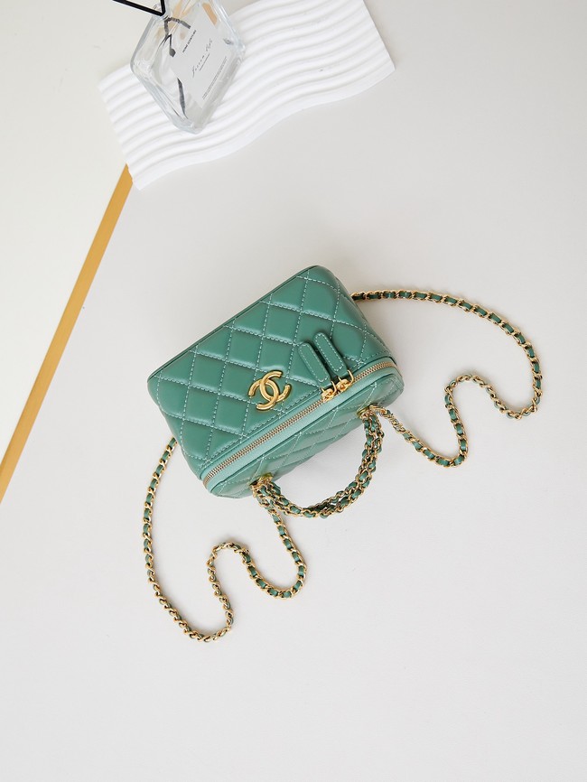 CHANEL 24A CLUTCH WITH CHAIN AP4168 green