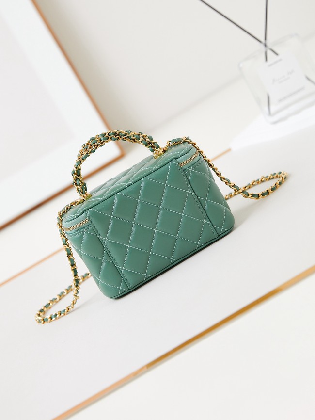 CHANEL 24A CLUTCH WITH CHAIN AP4168 green