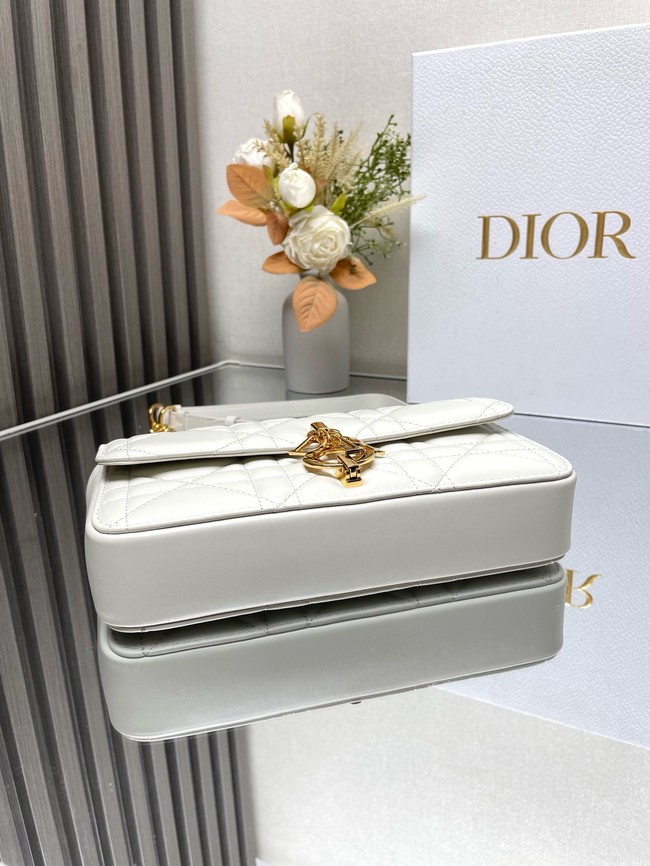 DIOR Miss Daisy Mini Bag Macrocannage Lambskin S3300U white