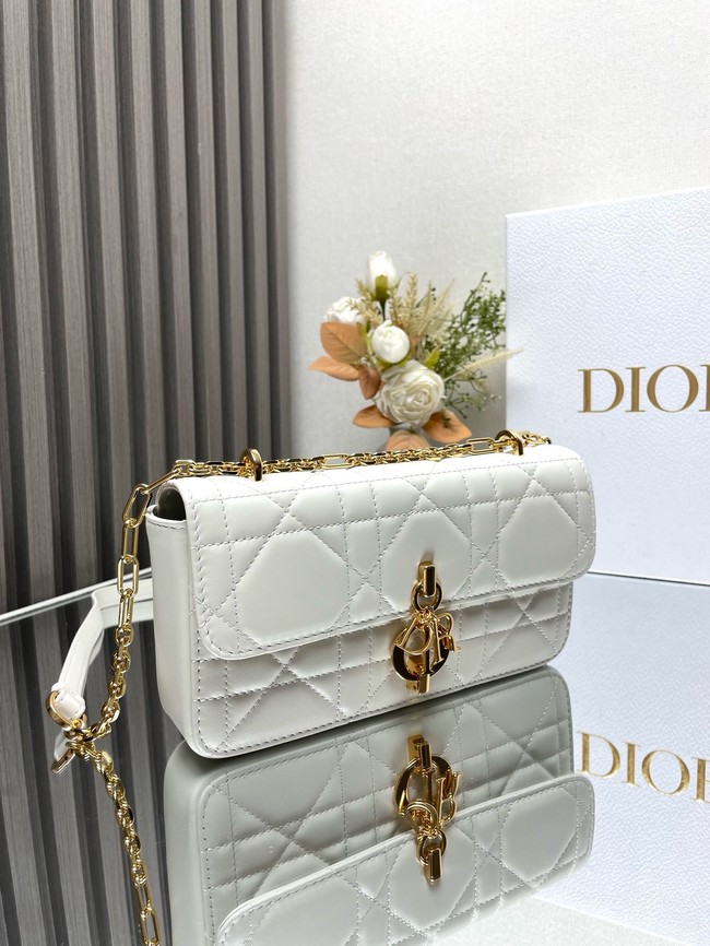 DIOR Miss Daisy Mini Bag Macrocannage Lambskin S3300U white