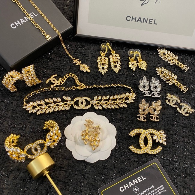 Chanel Earrings CE15136