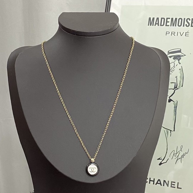 Chanel necklace CE15221