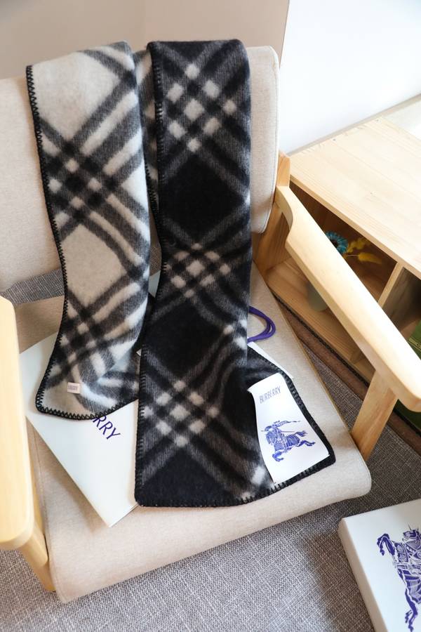 Burberry Scarf BBC00174