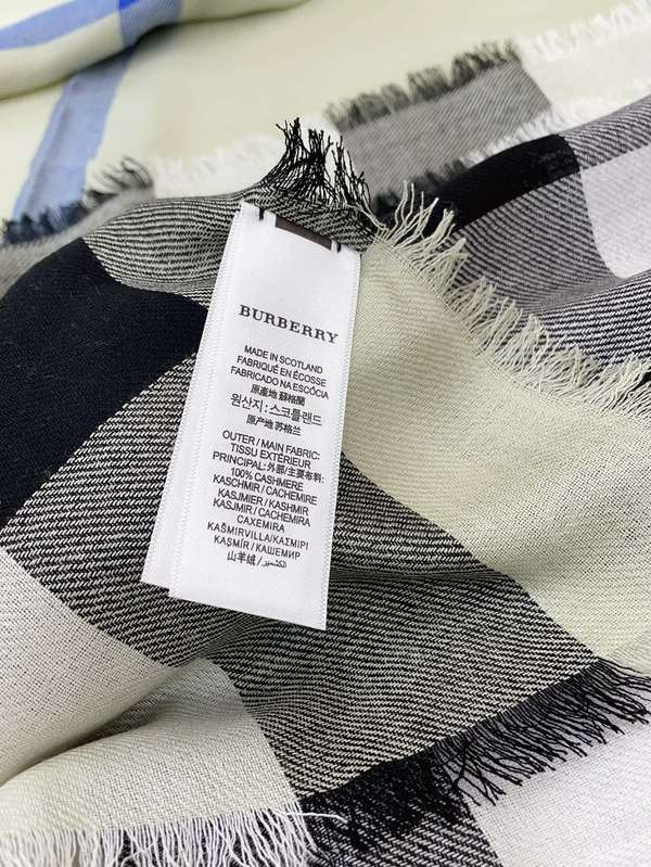 Burberry Scarf BBC00197