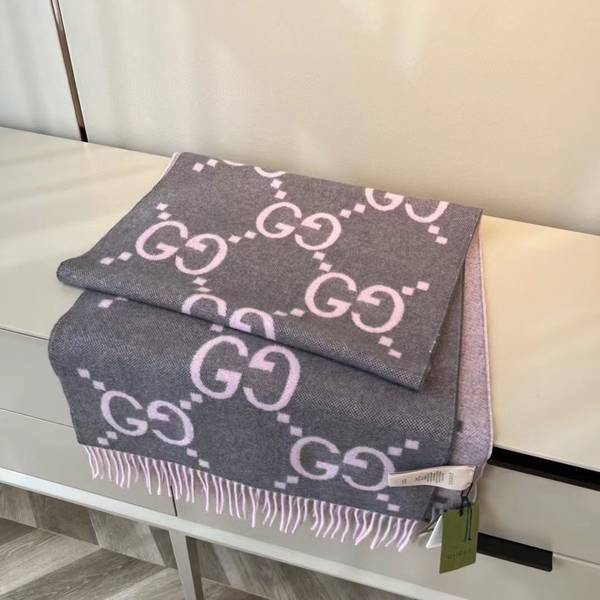 Gucci Scarf GUC00350