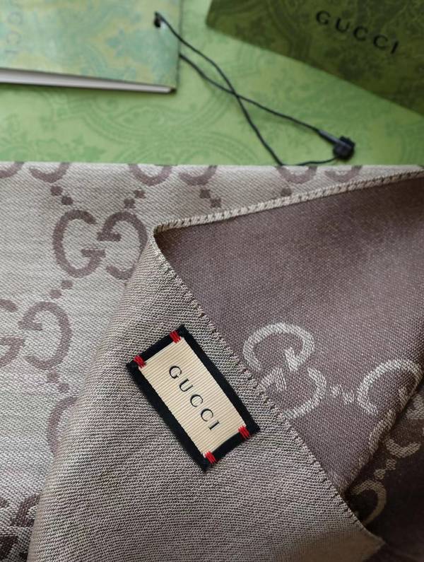 Gucci Scarf GUC00360