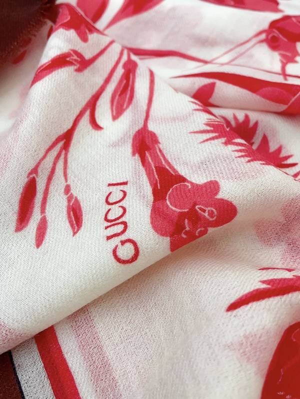 Gucci Scarf GUC00376