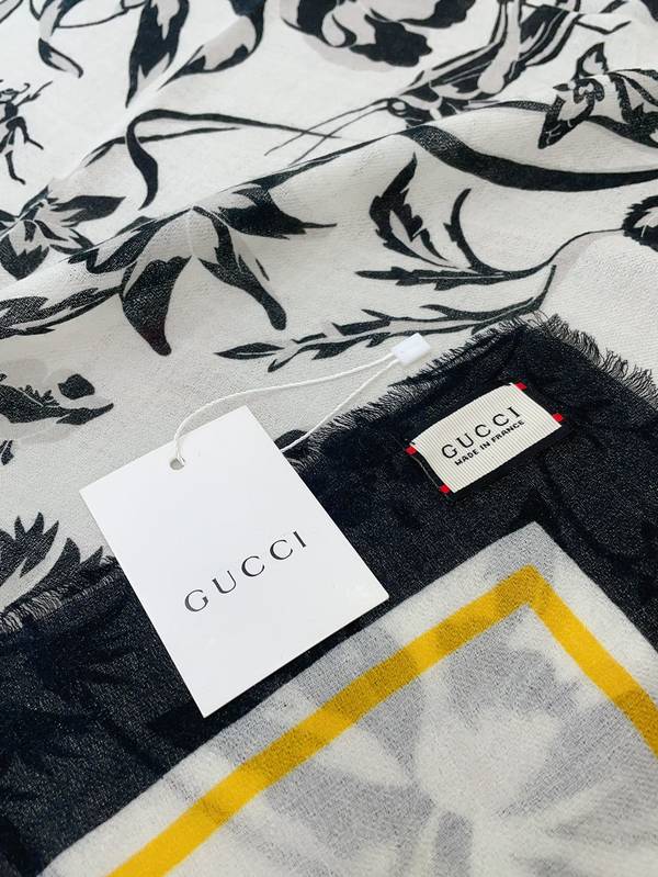 Gucci Scarf GUC00378