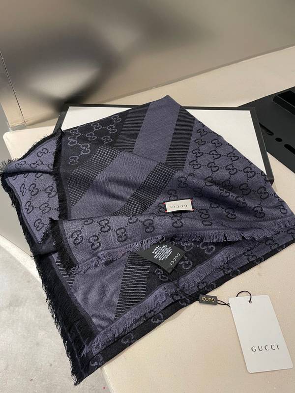 Gucci Scarf GUC00386