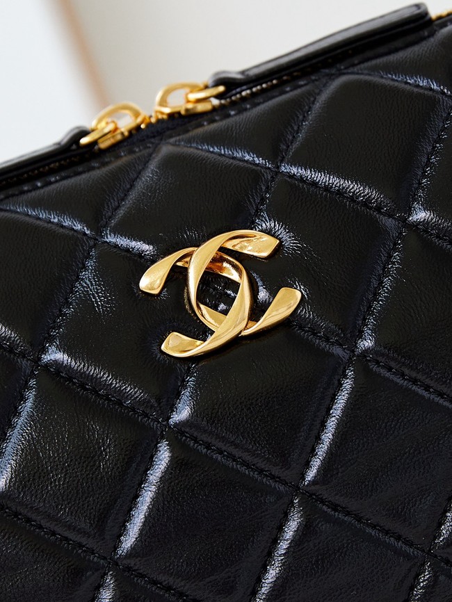 Chanel HANDBAG Lambskin & Gold-Tone Metal AS5152 black