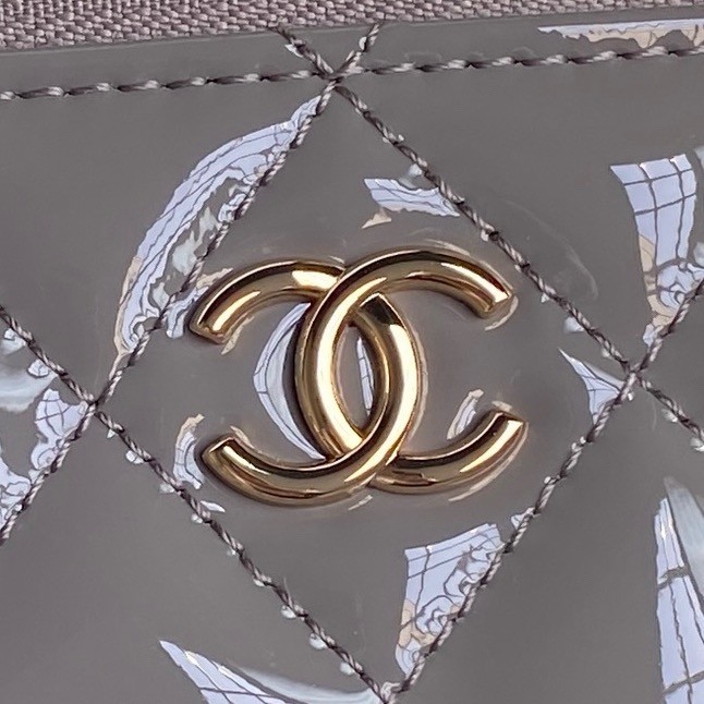 Chanel Patent CLUTCH WITH CHAIN AP2199 gray