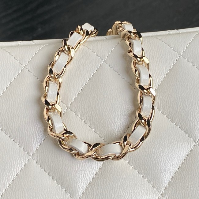 Chanel CLUTCH WITH CHAIN AP4301 white