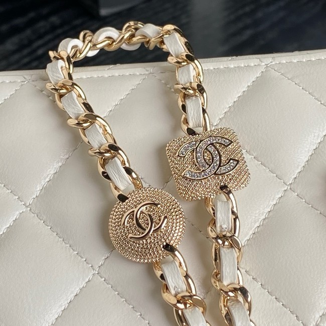 Chanel CLUTCH WITH CHAIN AP4301 white