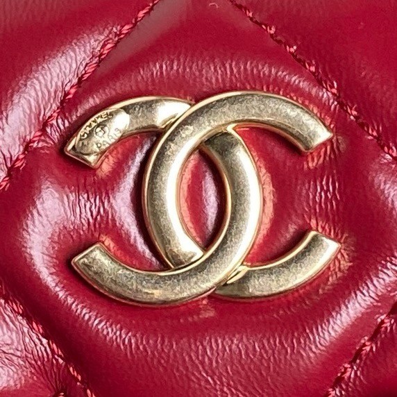 CHANEL CLUTCH WITH CHAIN AS4933 red