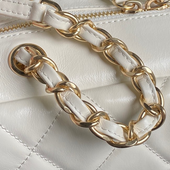 CHANEL CLUTCH WITH CHAIN AS4933 white