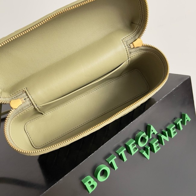 Bottega Veneta Vanity Case On Strap 789109 green