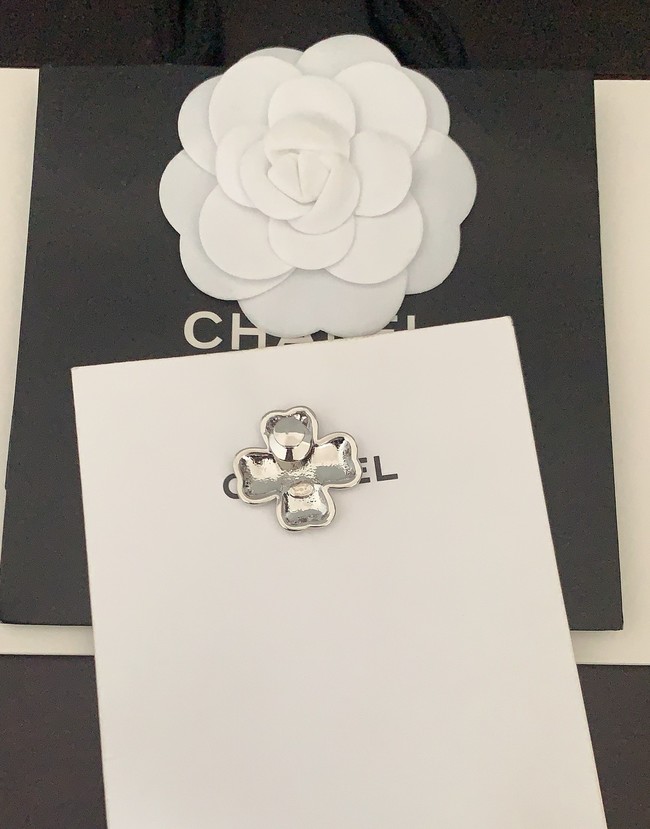 Chanel brooch CE15905