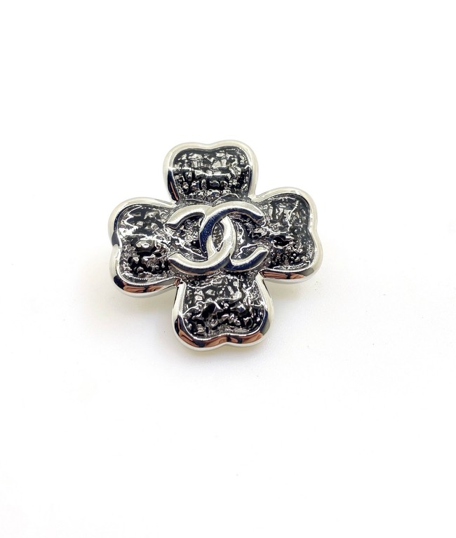 Chanel brooch CE15905