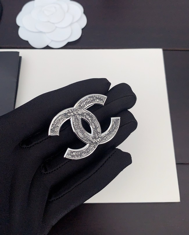 Chanel brooch CE15906