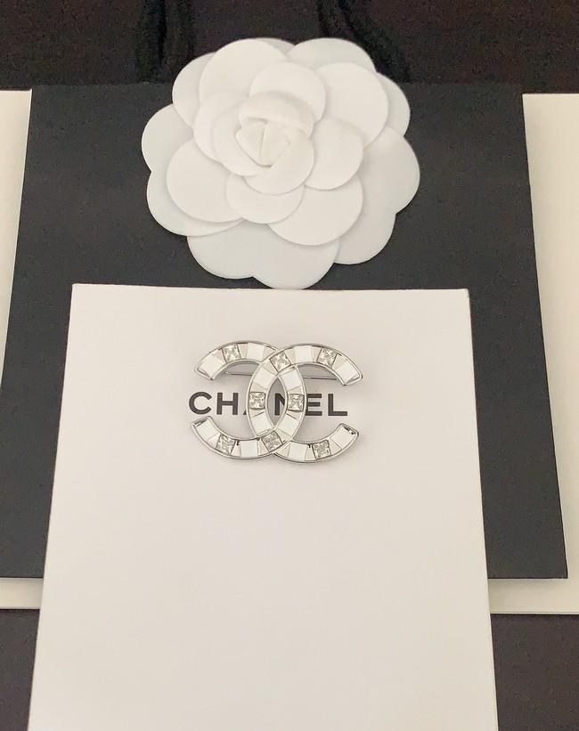 Chanel brooch CE15906