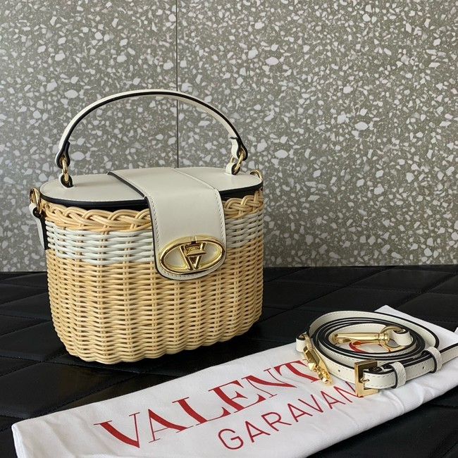 VALENTINO VLOGO SIGNATURE RAFFIA Shoulder Bag 5066 white