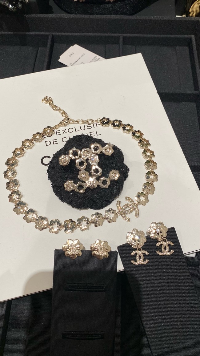 Chanel necklace CE16206