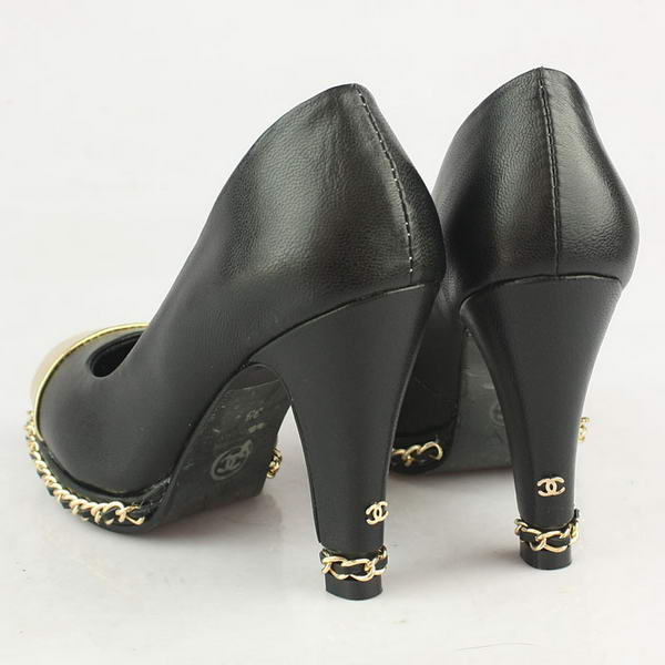 Chanel Golden Chain Sheepskin Pumps Black