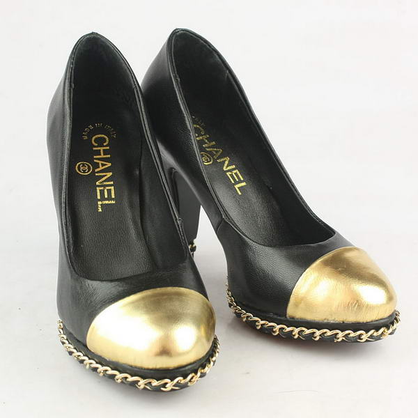 Chanel Golden Chain Sheepskin Pumps Black